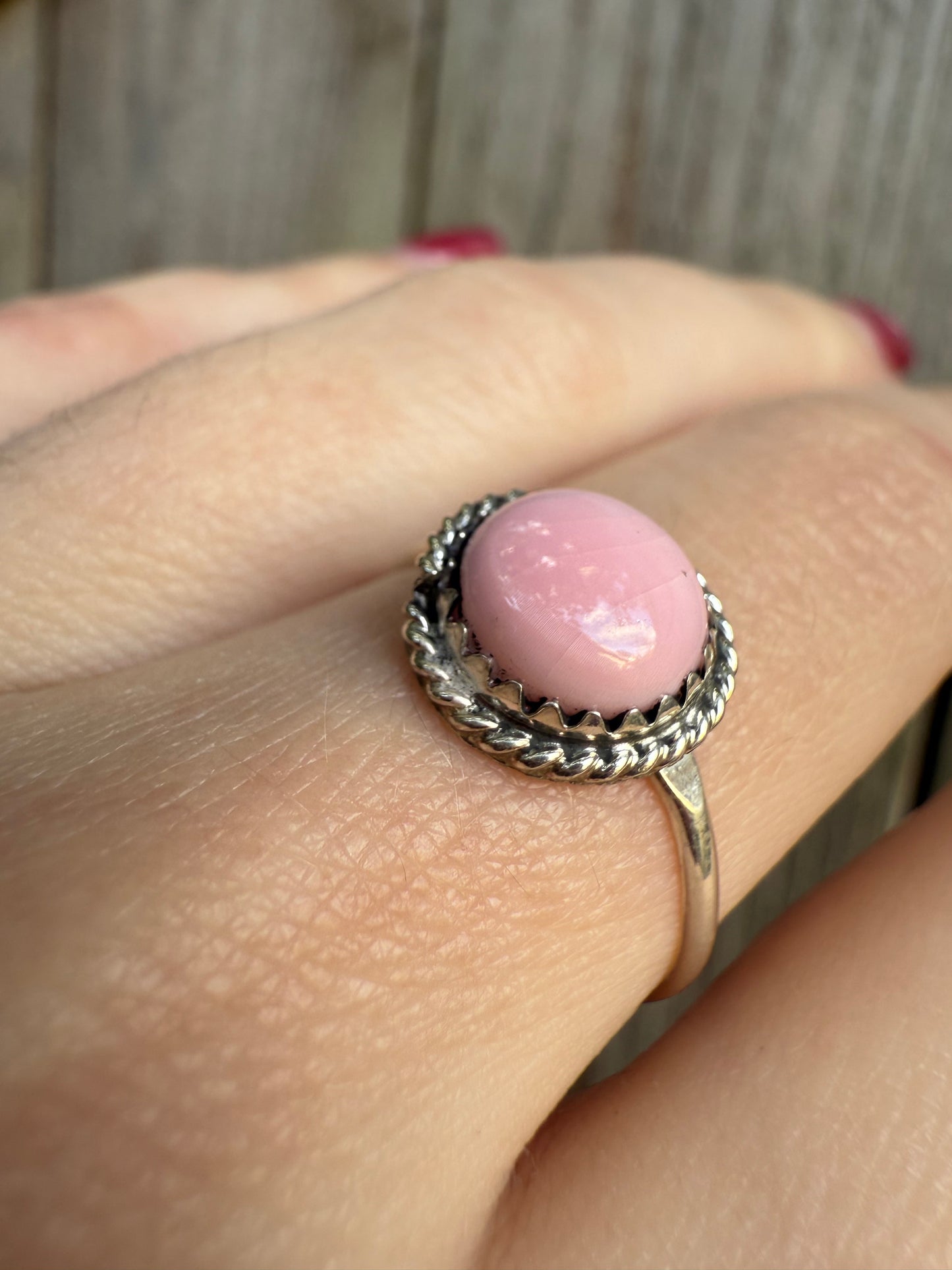 Navajo Pink Conch Esther White Sterling Silver Ring -Size 7.5