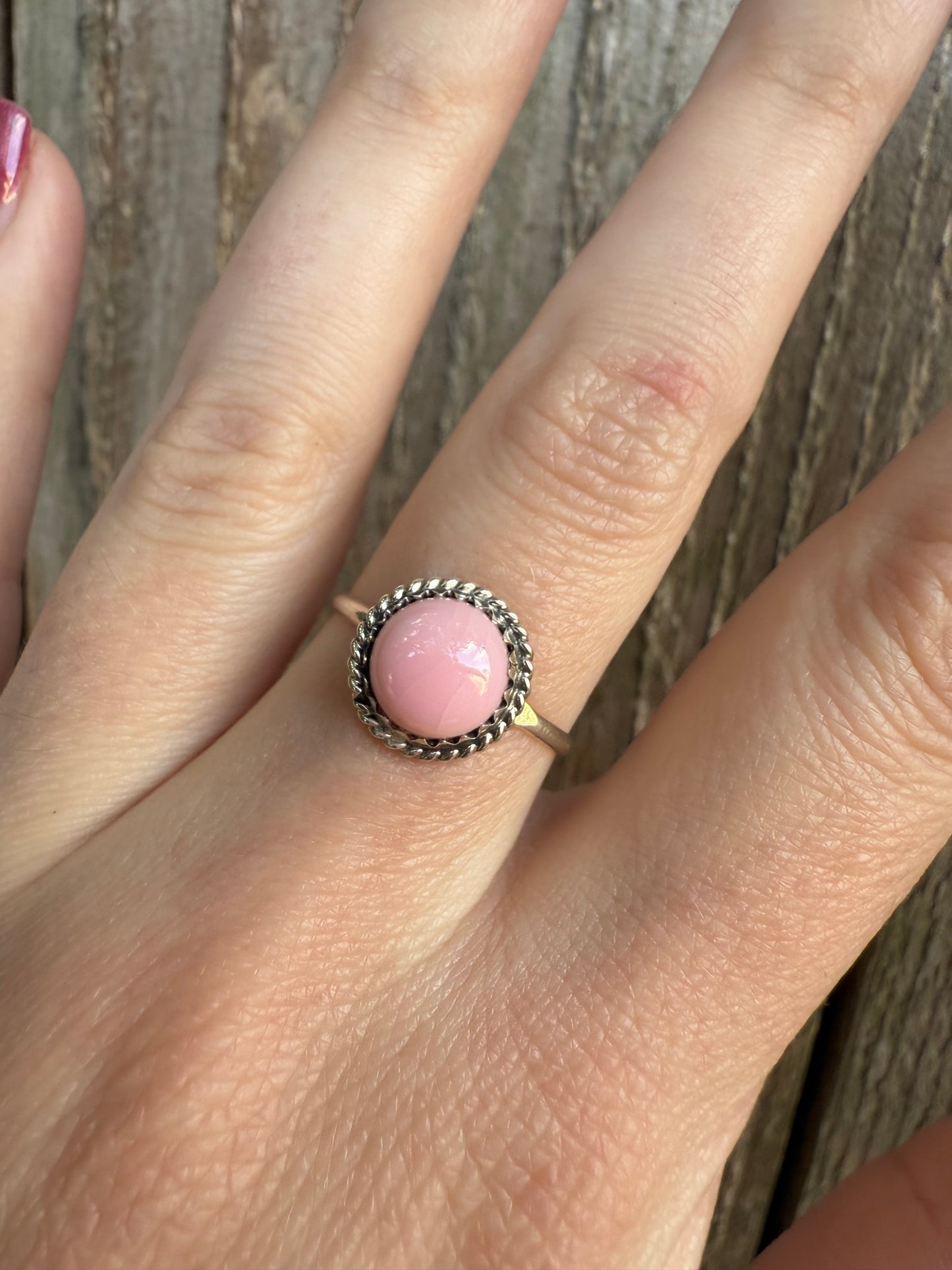 Navajo Pink Conch Esther White Sterling Silver Ring -Size 7.5