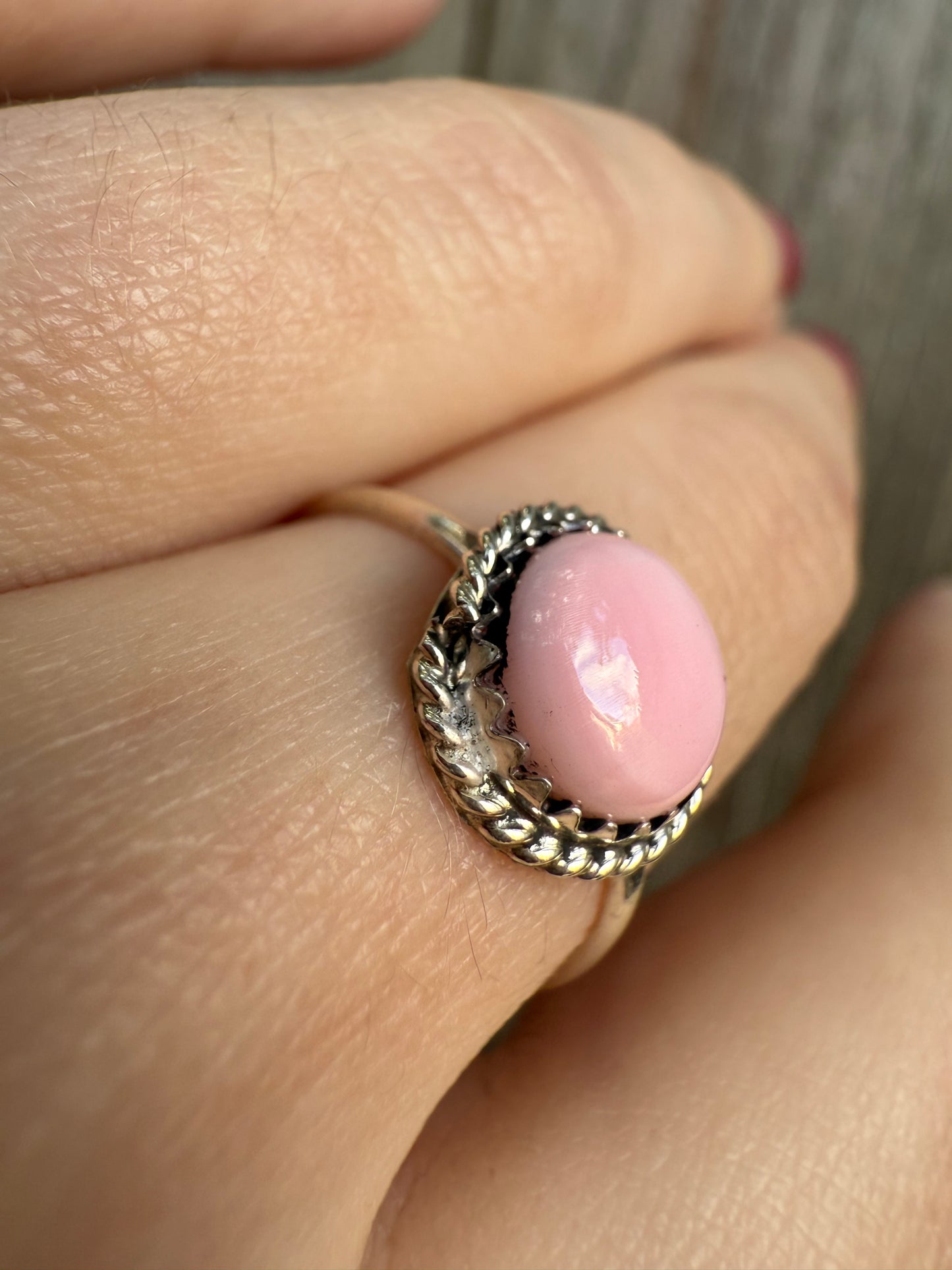 Navajo Pink Conch Esther White Sterling Silver Ring -Size 7.5